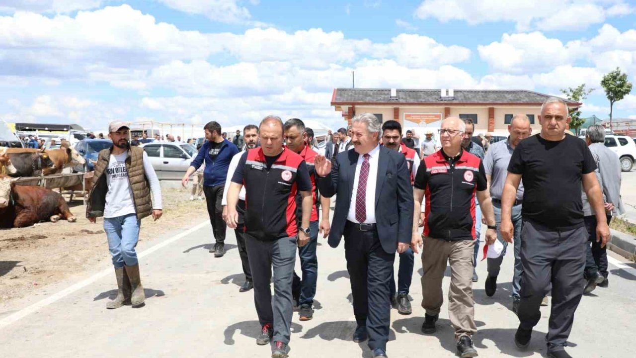 Melikgazi’de Kurban Pazar Yerleri hazır