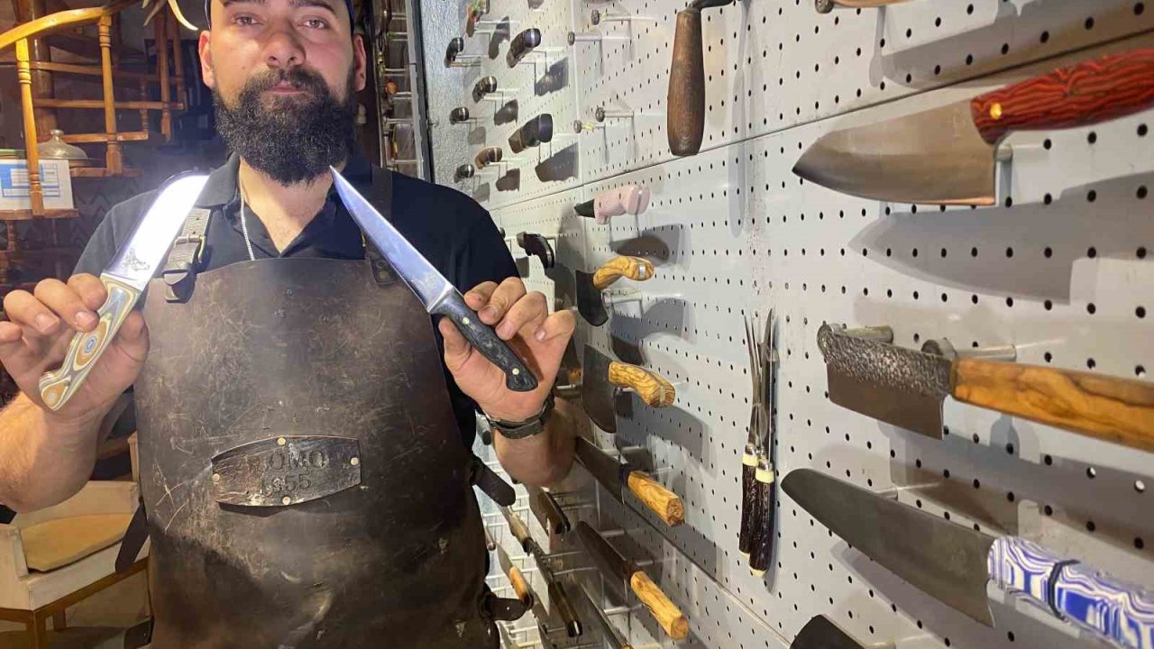Bıçak bileme ustaları Kurban Bayramı mesaisinde