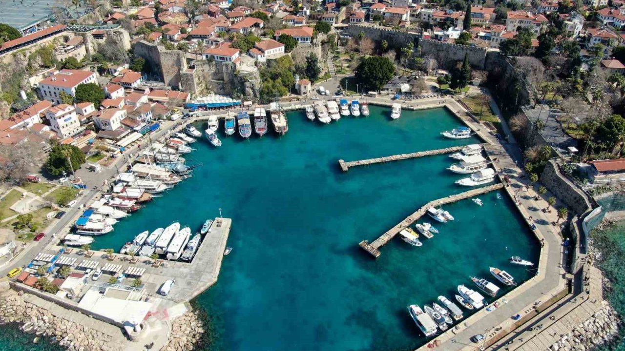 Antalya’da yangın tedbirleri yetersiz olan 174 turistik tesisin ruhsatı askıya alındı