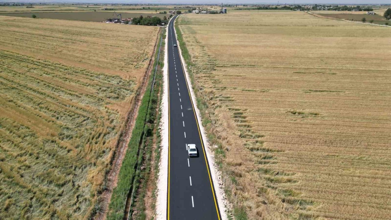 Tarihi ilçedeki yol ilk defa sıcak asfaltla buluştu