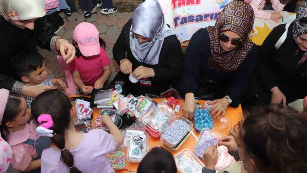 Çocuk şenliği renkli görüntülere sahne oldu