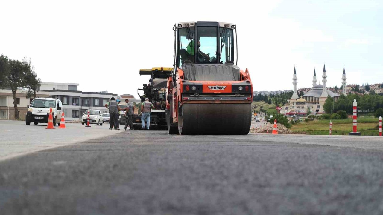 Metrobüs hattında çalışmalar hız kazandı: 10 farklı noktada, aynı anda, gayretle çalışıyorlar