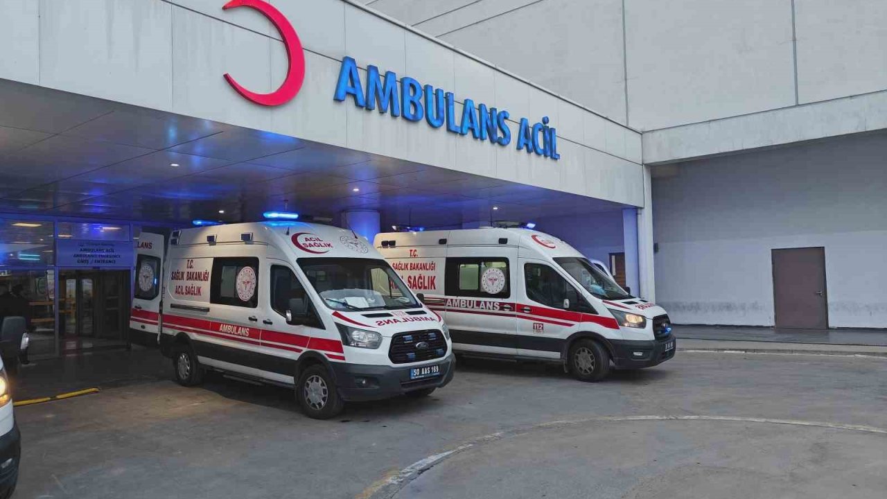 HDP Van Milletvekili Dindar geçirdiği kazada yaralandı