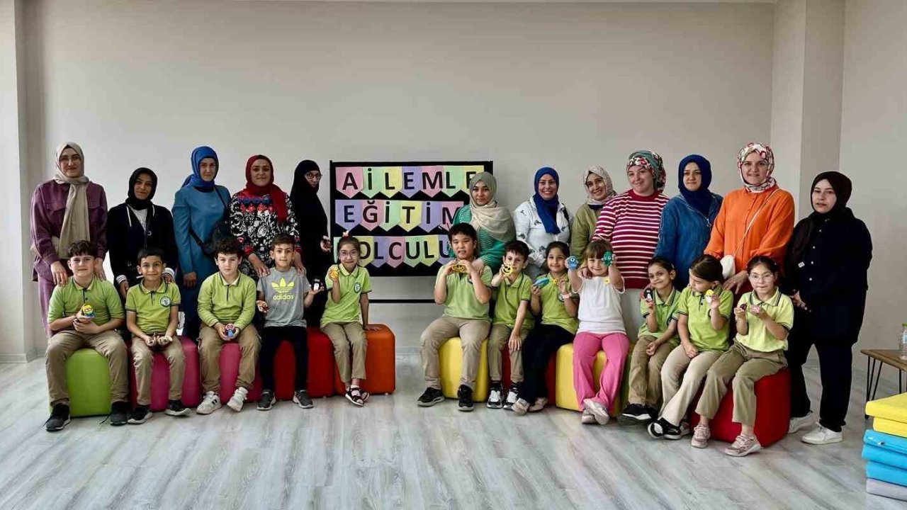 Anneler bu sefer okulda çocuklarıyla ders yaptı