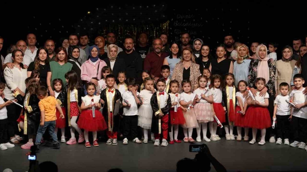 Öğrencilerden muhteşem yıl sonu gösterisi