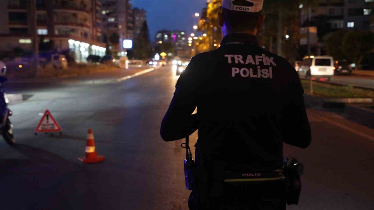 Mersin’de binlerce motosiklet denetlendi, yüzlercesi trafikten men edildi