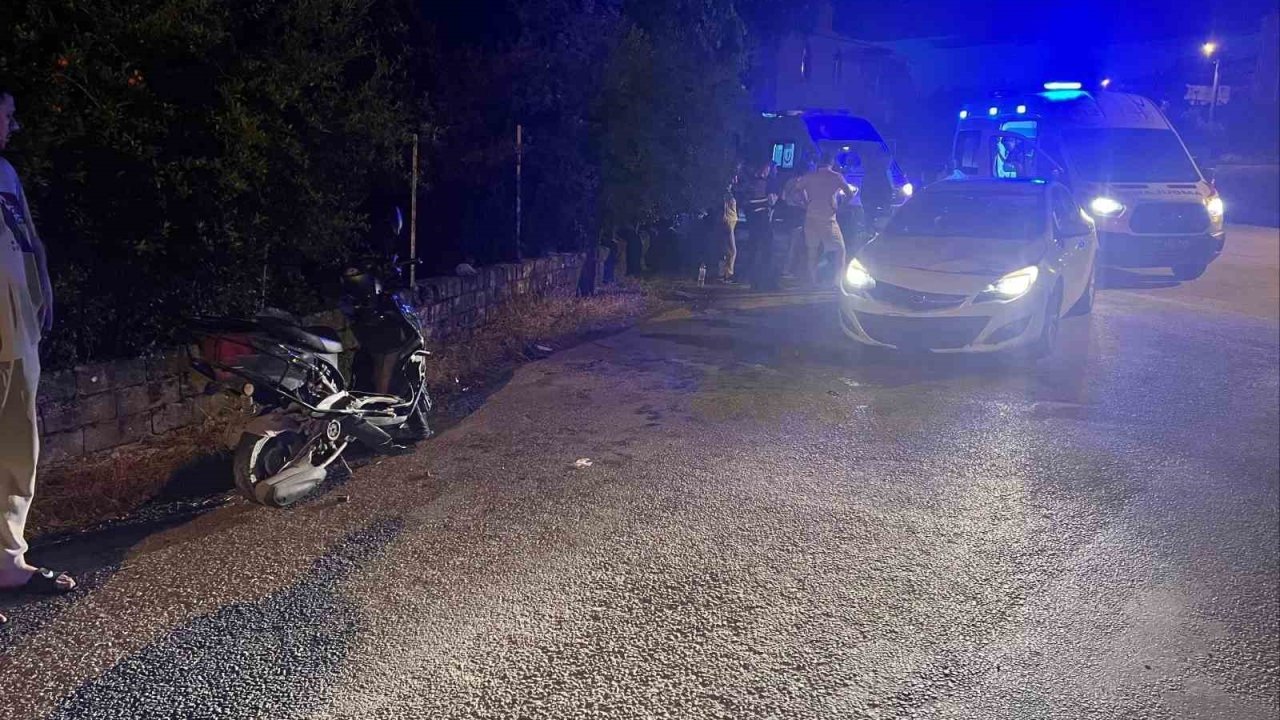 Motosiklet ile otomobil çarpıştı: 2 yaralı