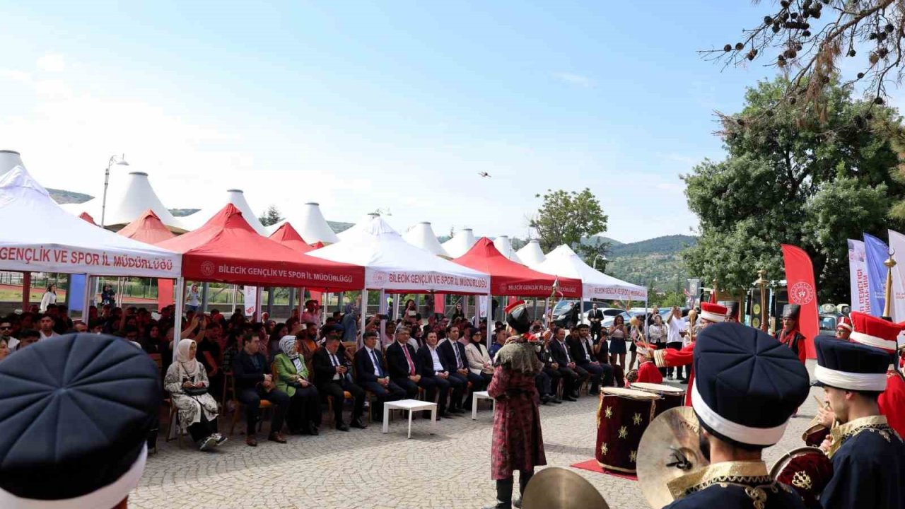 81 ilden gelen gençler Söğüt’te tarihle buluştu