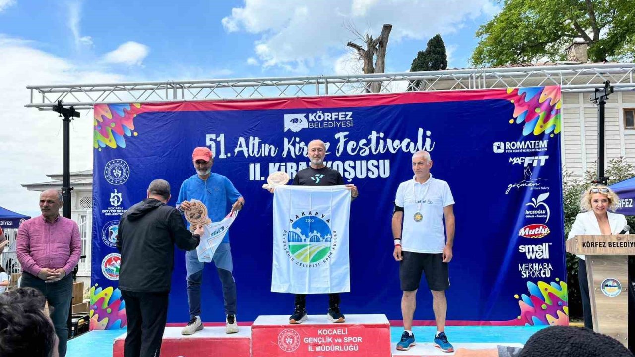 Sakarya’nın koşan tecrübesi Ali Turan kürsüyü bırakmıyor