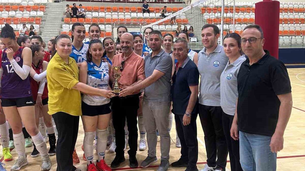 2. Betül Çoban Voleybol Turnuvasında Şampiyon Merinos Spor oldu