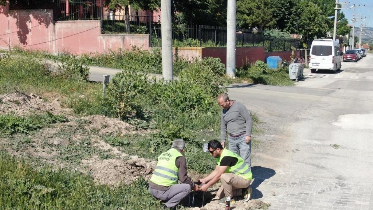 İnönü Belediyesi’nden aydınlatma direği yapım çalışmaları