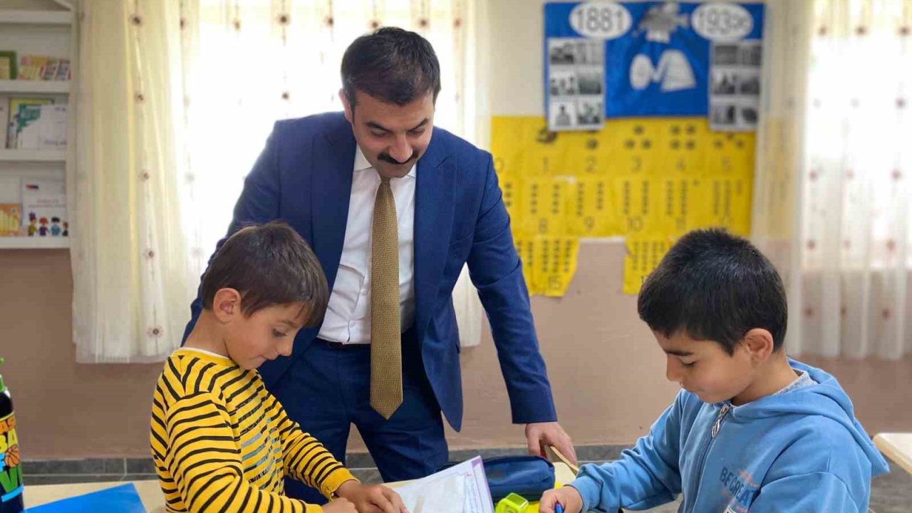 Kaymakam Akköz ve Başkan Elma’dan Yalınçayır İlkokulu’na ziyaret