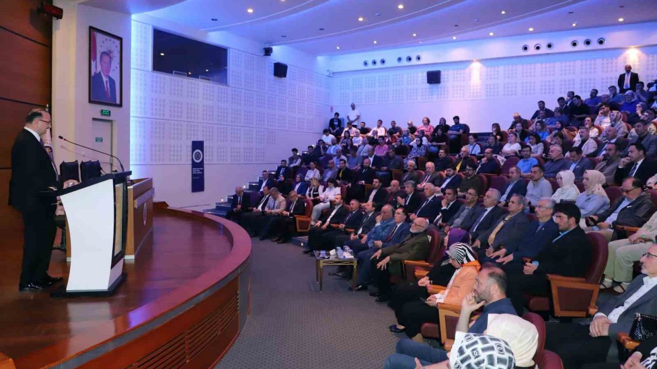 Atatürk Üniversitesinde "Türkiye yüzyılı ve üniversiteler" konferansı düzenlendi