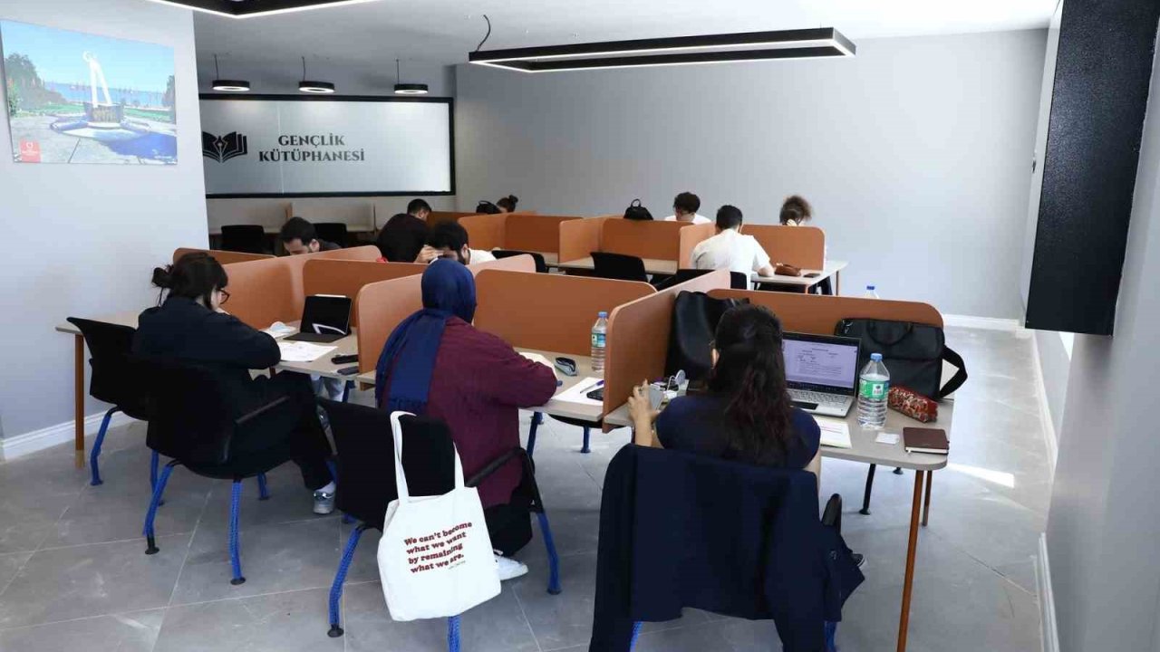 Ordu Gençlik Kütüphanesi, YKS öncesi öğrencilerin kamp merkezi oldu
