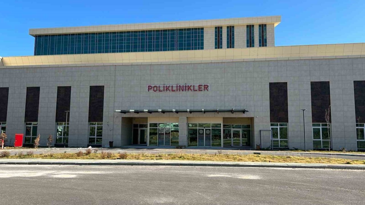 Niğde Eğitim ve Araştırma Hastanesi’nde yeni uzman doktorlar göreve başladı