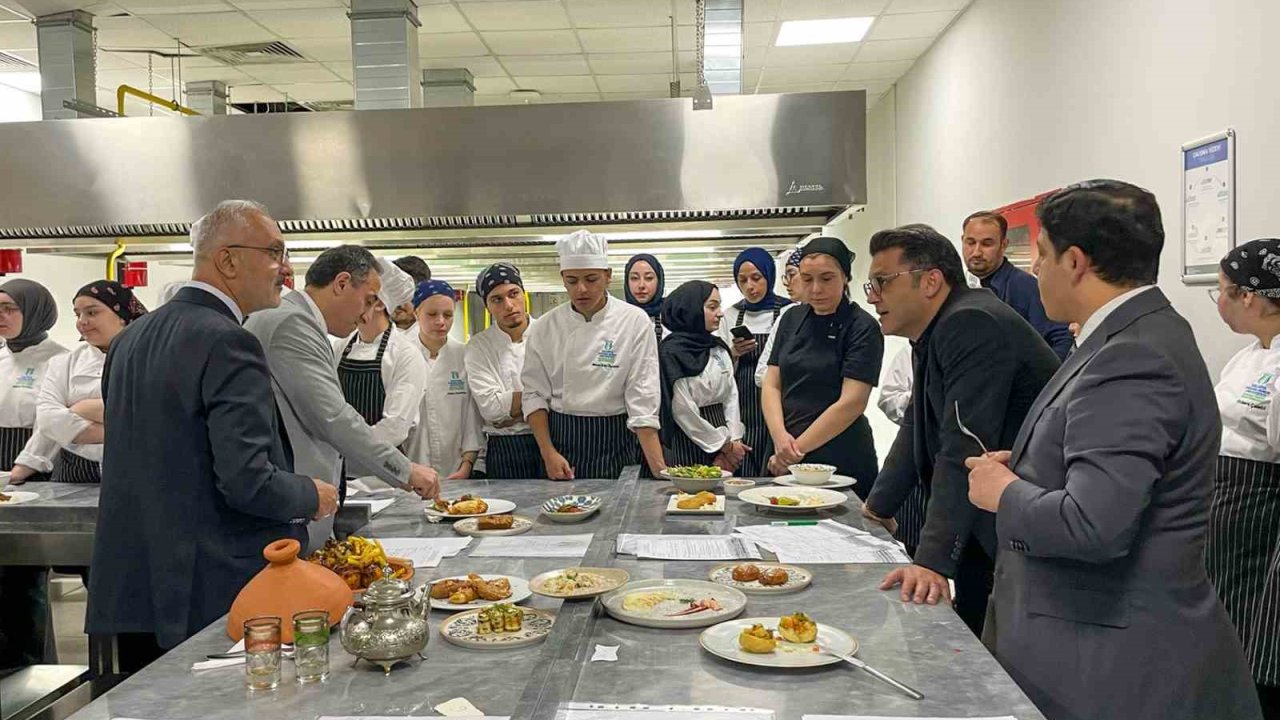 Geleceğin aşçıları hünerlerini yarıştırdı