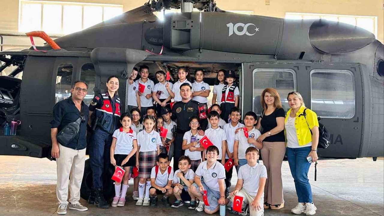 Jandarma, minik öğrencileri ağırladı