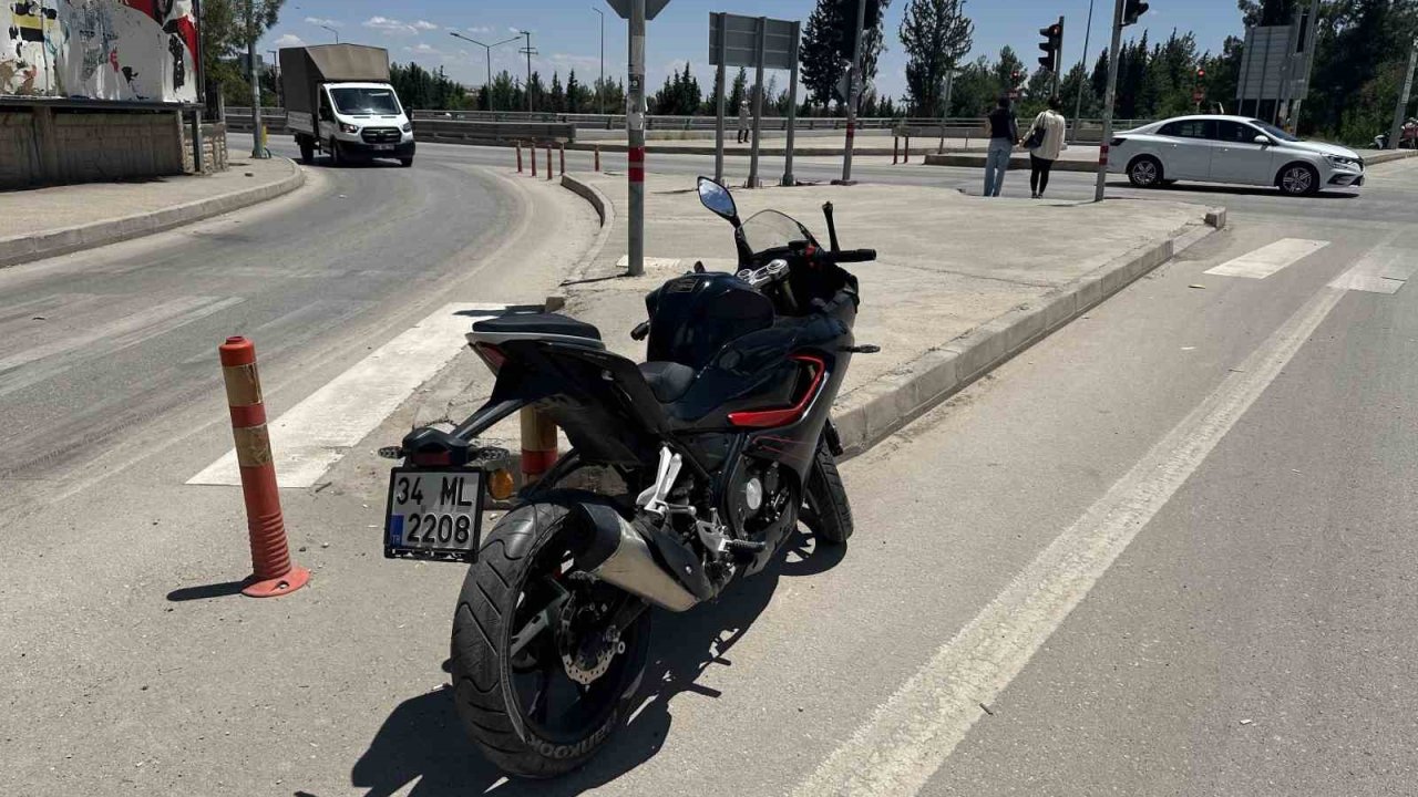Adıyaman’da motosiklet devrildi: 2 yaralı