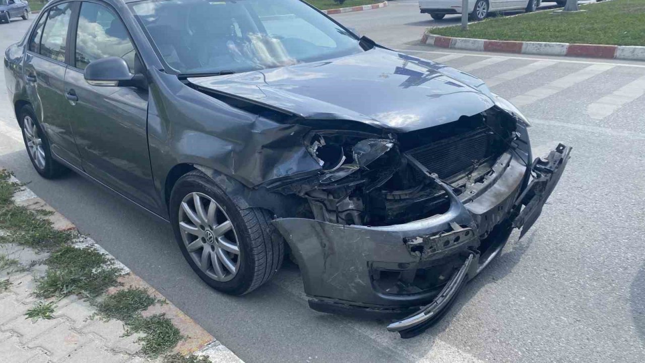 Samsun’da iki otomobil çarpıştı: 1 yaralı