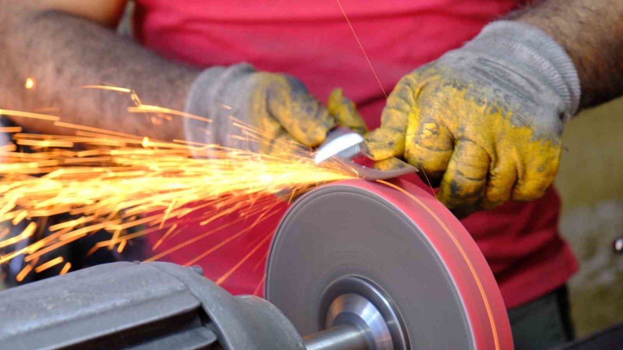 Bıçak bileyicilerin bayram yoğunluğu