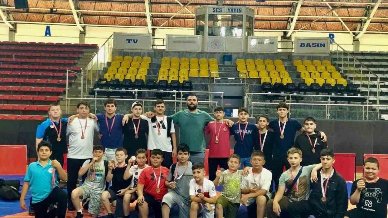 Sakarya Büyükşehir güreşçileri Türkiye Şampiyonası yolunda