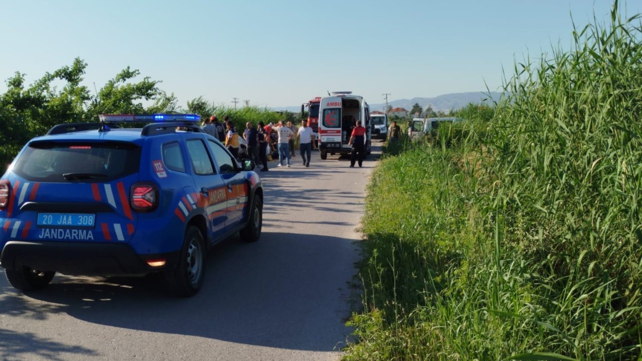 Yoldan çıkan işçi servisi sazlıkların arasına devrildi: 6 yaralı