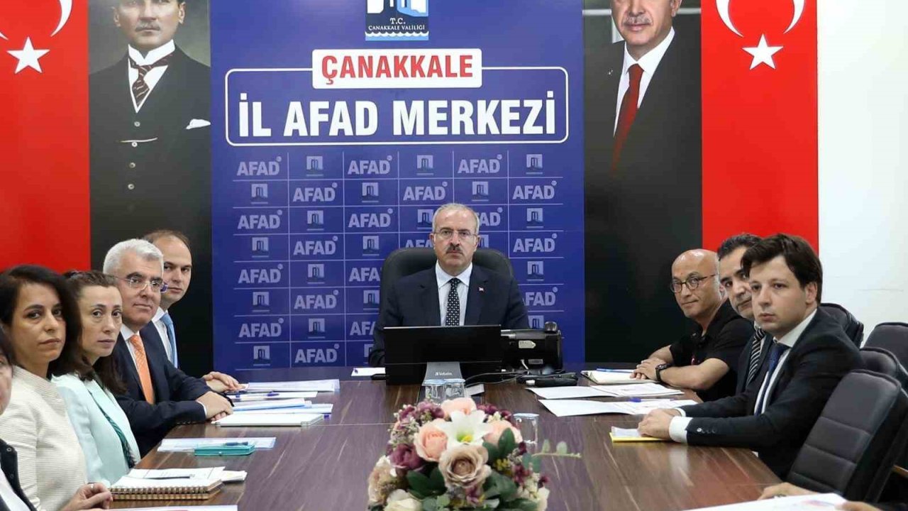 Valilikten Ayvacık depremleri sonrası değerlendirme toplantısı