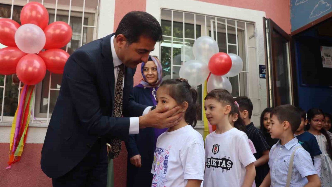 Kayseri’de eş zamanlı bayramlaşma programı: 100 bin öğrenci aynı anda bayramlaştı