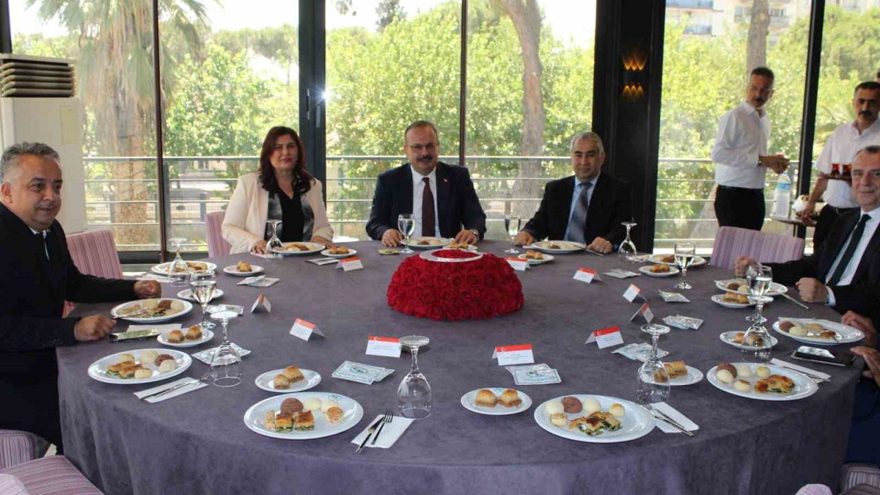 Aydın protokolü bayramlaştı