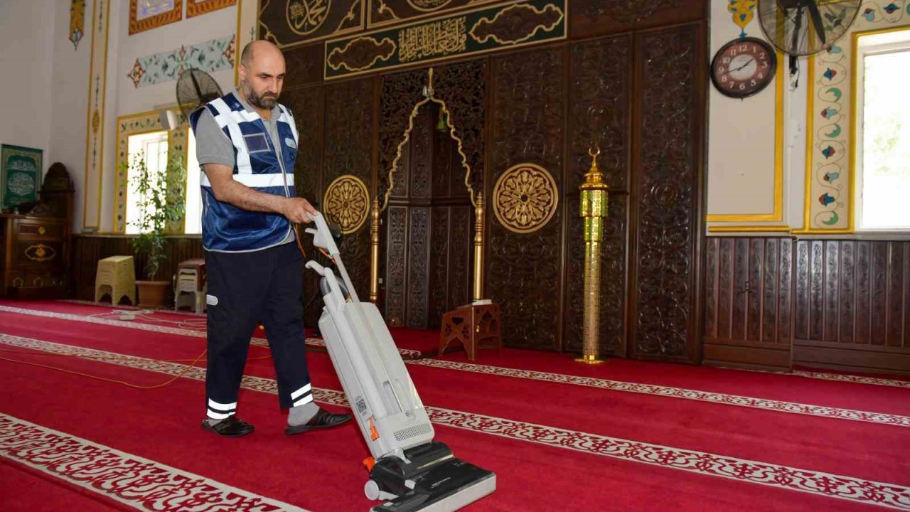 Esenyurt Belediyesi’nden Kurban Bayramı öncesi temizlik seferberliği