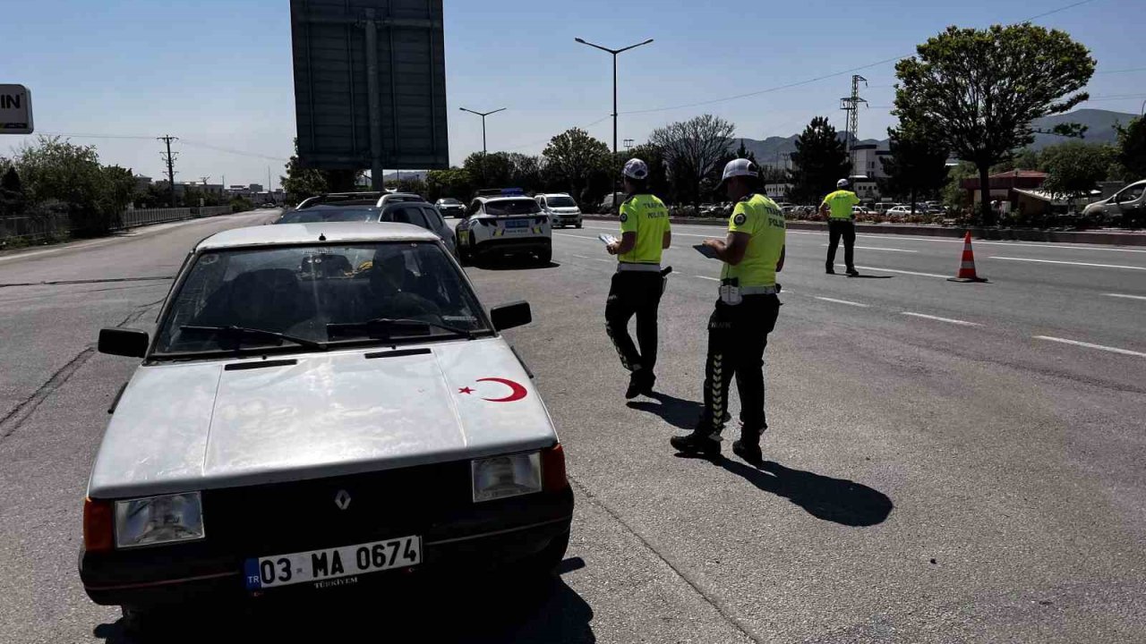 Afyonkarahisar’da Kurban Bayramı öncesi trafik denetimleri arttı