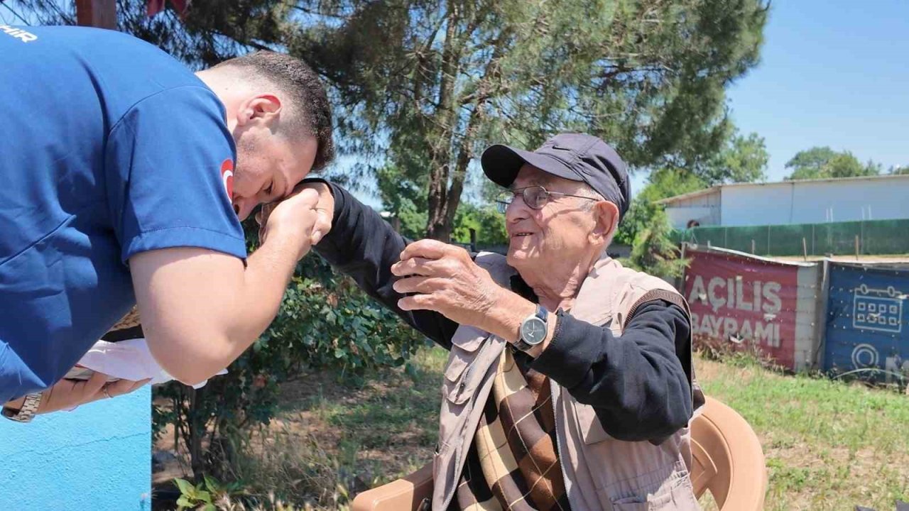 Bu kez hizmet için değil, bayramlaşmak için geldiler