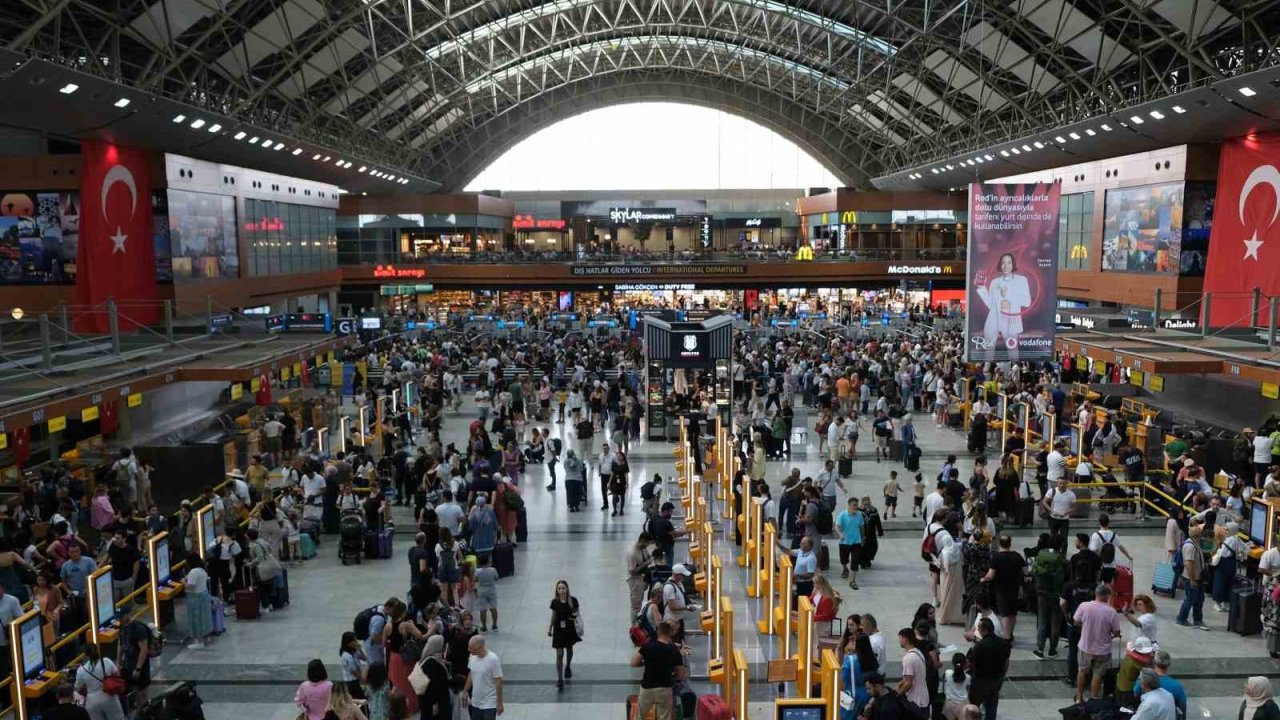 Sabiha Gökçen Havalimanı’nda bayram yoğunluğu: Uçuş ve yolcu sayısında rekor artış bekleniyor