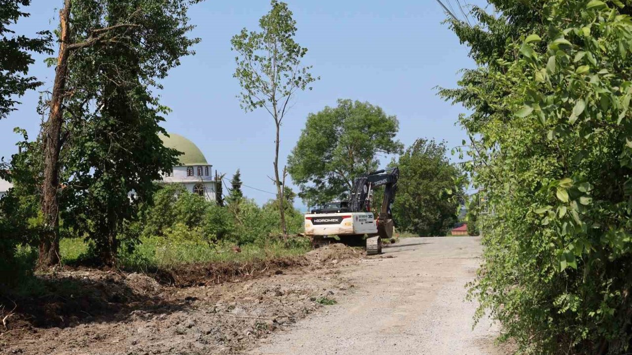 9 mahalleyi birbirine bağlayan grup yolu çalışması sürüyor