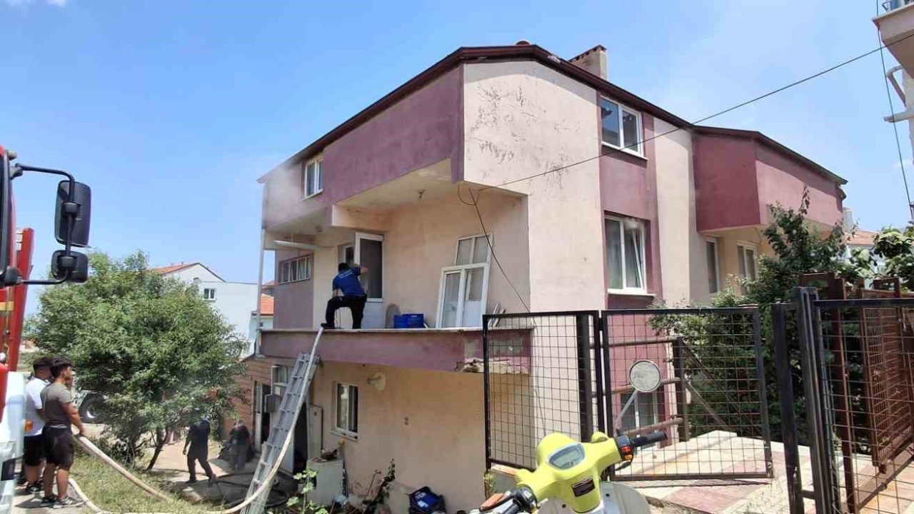 Bayram günü evleri yandı