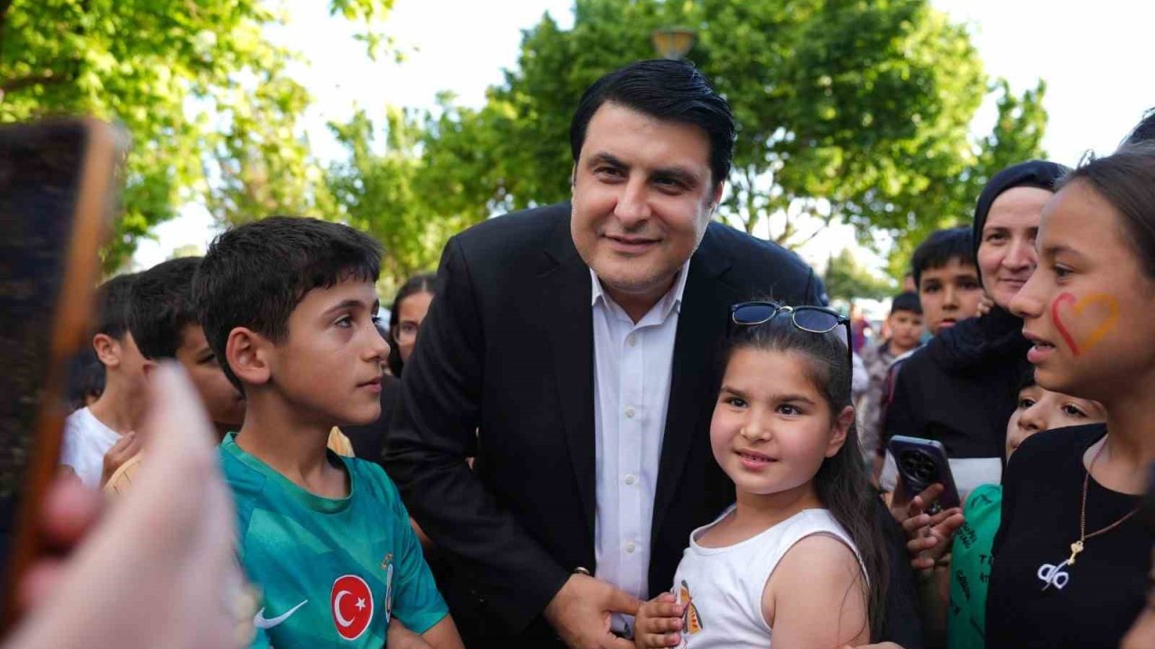 Başkan Yılmaz’dan çocuklara sürpriz ziyaret