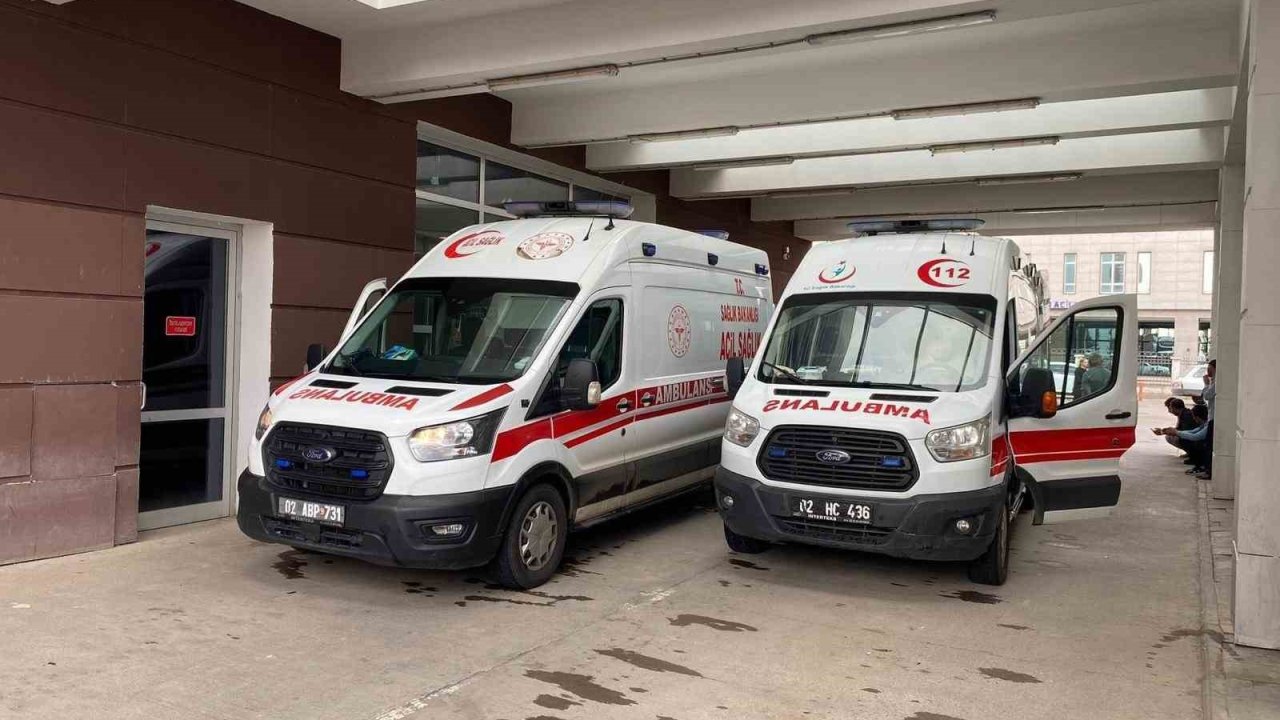 Motosiklet devrildi: 1 yaralı