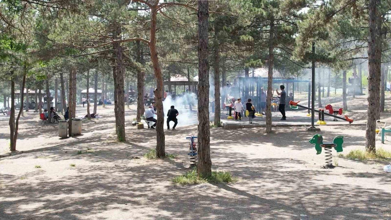 Ankaralılar Kurban Bayramı’nda Mavi Göl’e akın etti