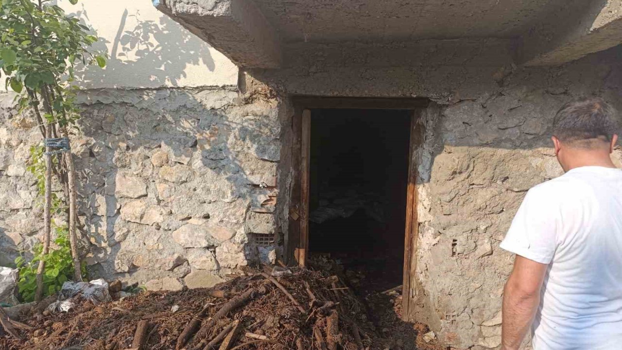 Evin bodrumunda çıkan yangın büyümeden söndürüldü