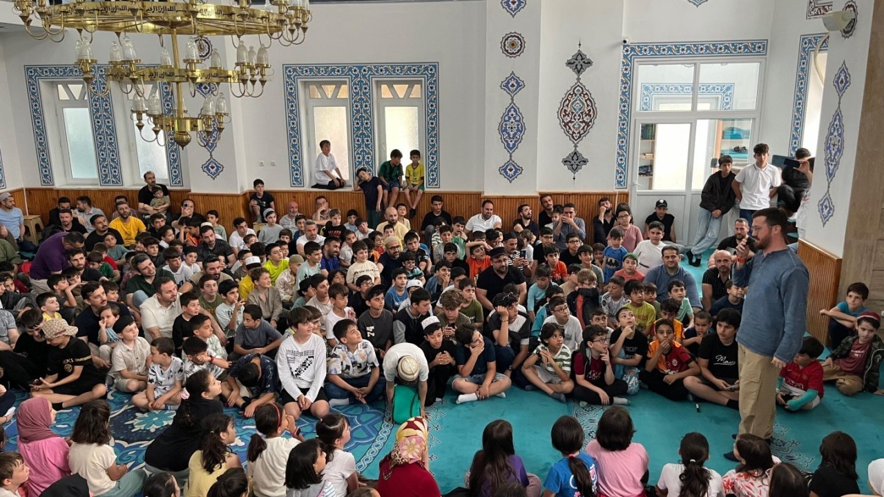 Dijital dünyada yolunu arayan çocuklara rehberlik