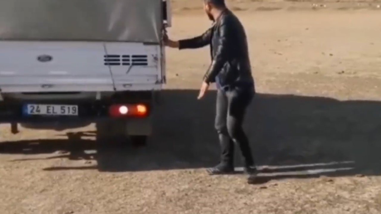 Erzincan’da ehliyet sınavı öncesi komik anlar yaşandı