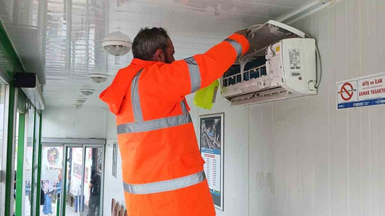 Akıllı duraklara periyodik bakım