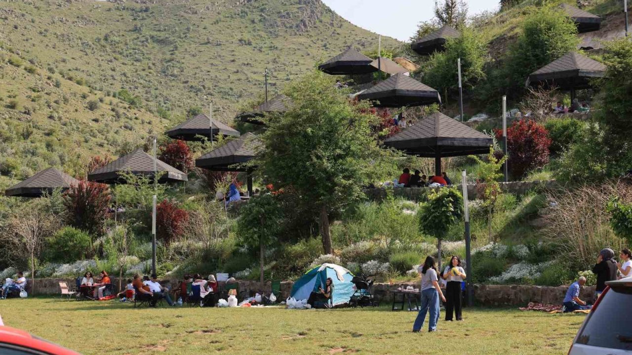 Zincidere Mesire Alanı bayramın gözde mekanı oldu
