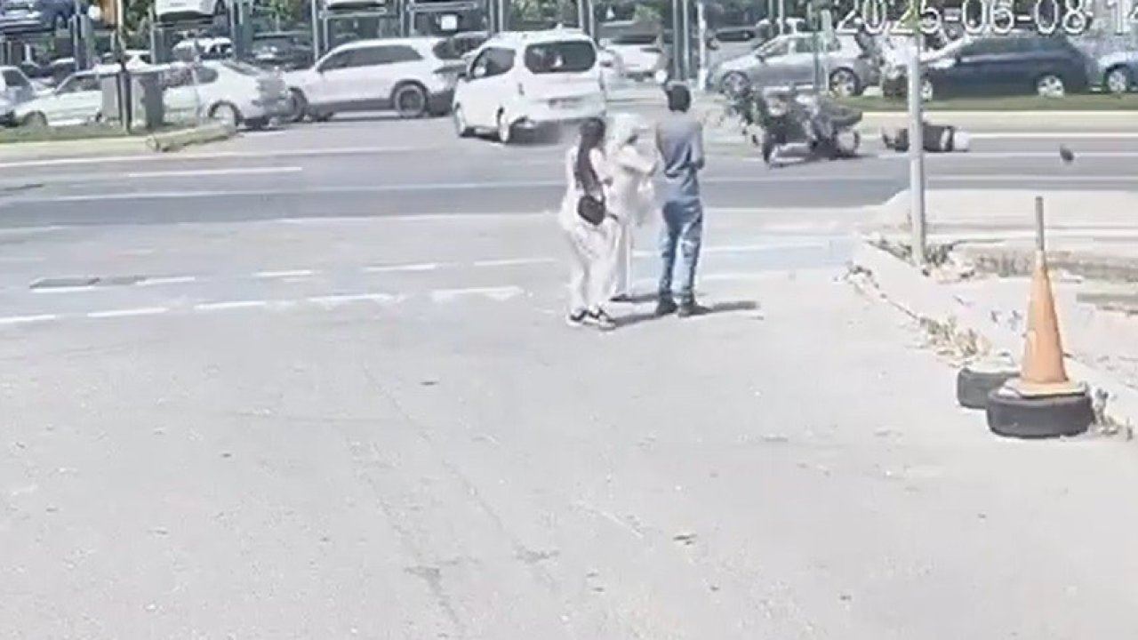 Kartal’da yürekleri ağızlara getiren kaza: İki polisin yaralandığı kaza kamerada