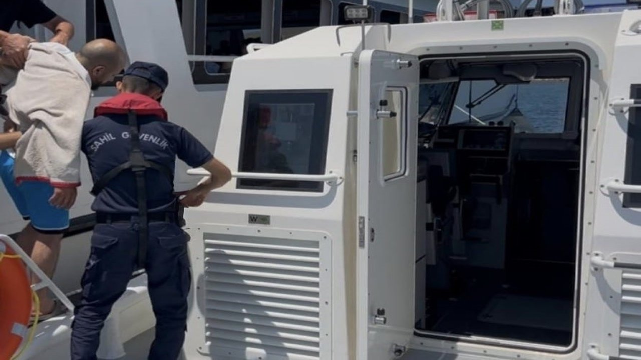 Ayvalık açıklarında gezi teknesinde rahatsızlanan şahıs tahliye edildi
