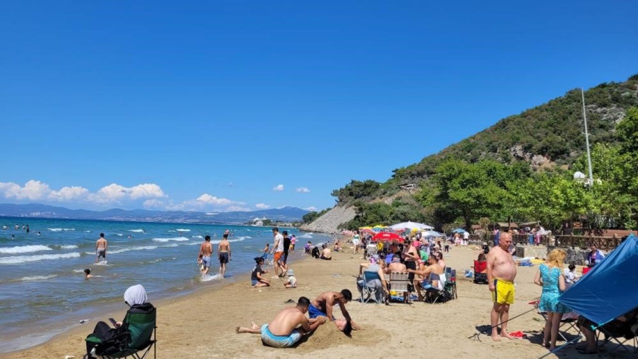 Dilek Yarımadası ve Tavşanburnu tatilcilerin akınına uğradı