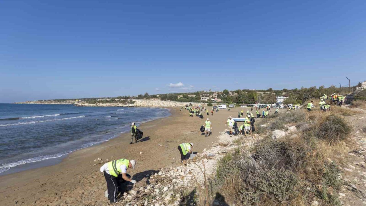 Mersin’de Çevre Haftası’nda anlamlı temizlik etkinliği