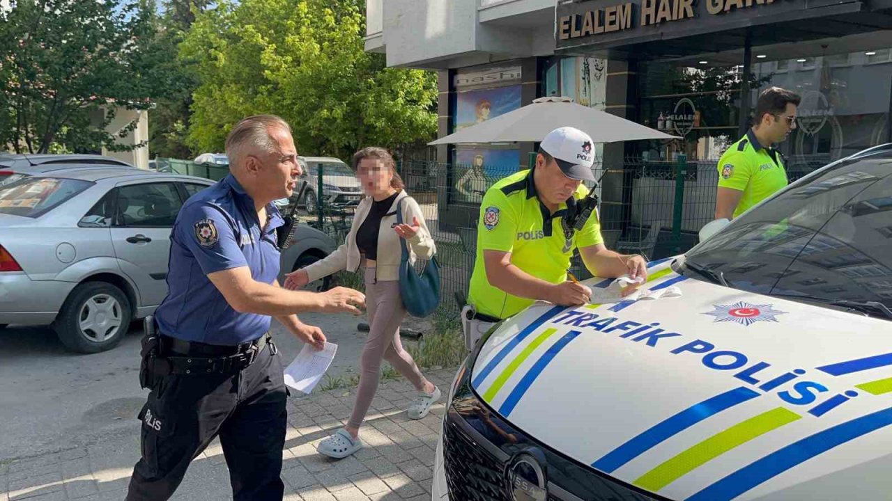 Sabah saatlerinde alkollü kadın sürücünün kullandığı araç tatlıcı dükkânına daldı, faciadan dönüldü