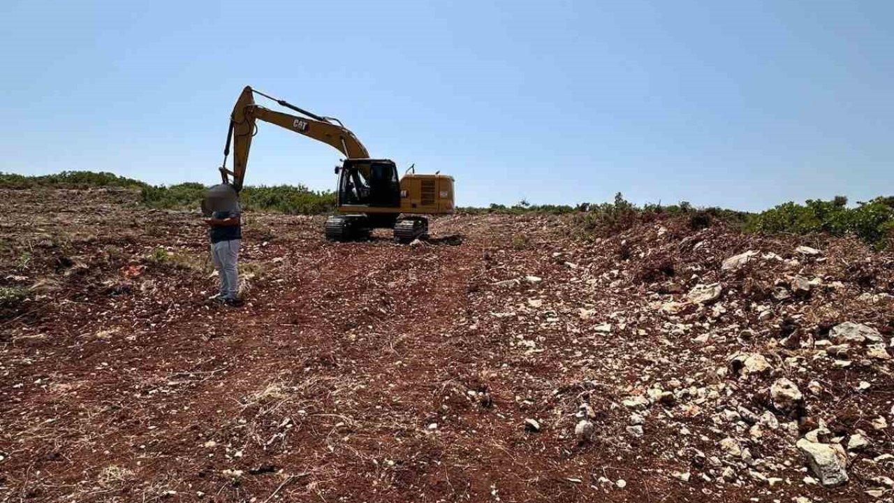 İzinsiz kazı yaparken yakalandılar