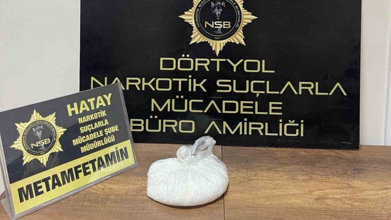 Erzin’de durdurulan araçta 650 gram metamfetamin ele geçirildi